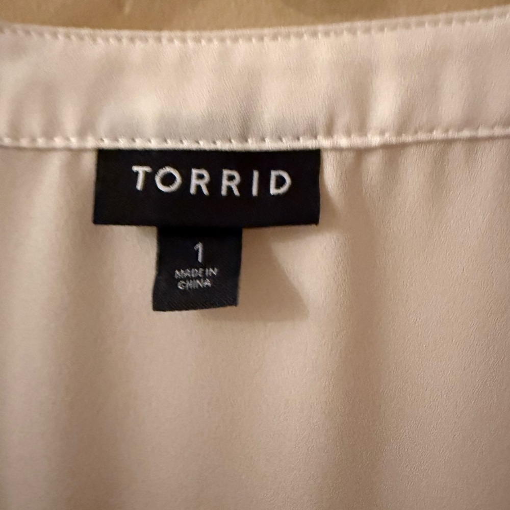 Torrid Women's Ivory Blouse - Picture 5 of 7
